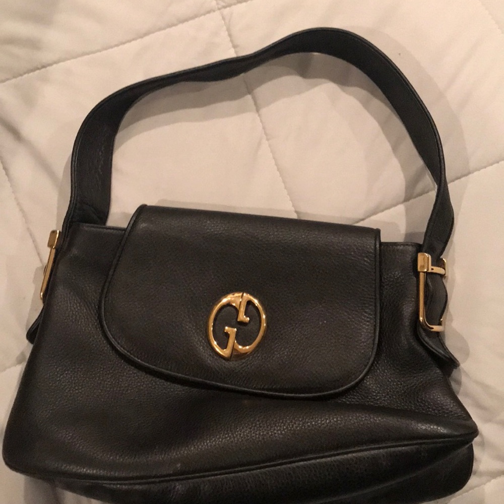 Cute black Gucci Purse!!!!